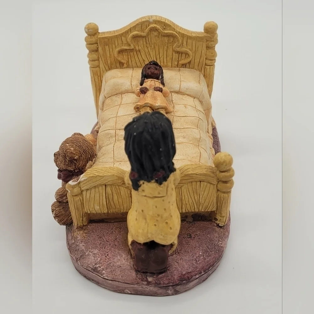 Praying Little Girl Figurine​​​